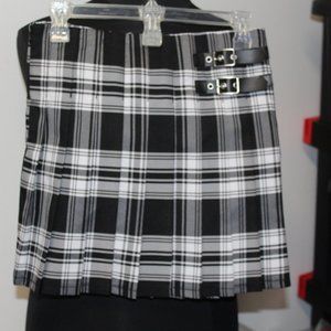 No Boundaries Black white plaid pleated skirt Jr. Small 3-5 NWT